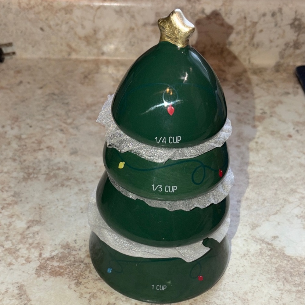 Green Christmas Tree Measuring Cups
